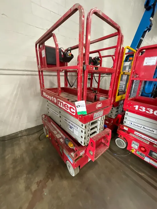 2018 MEC MICRO 19 Scissor Lift