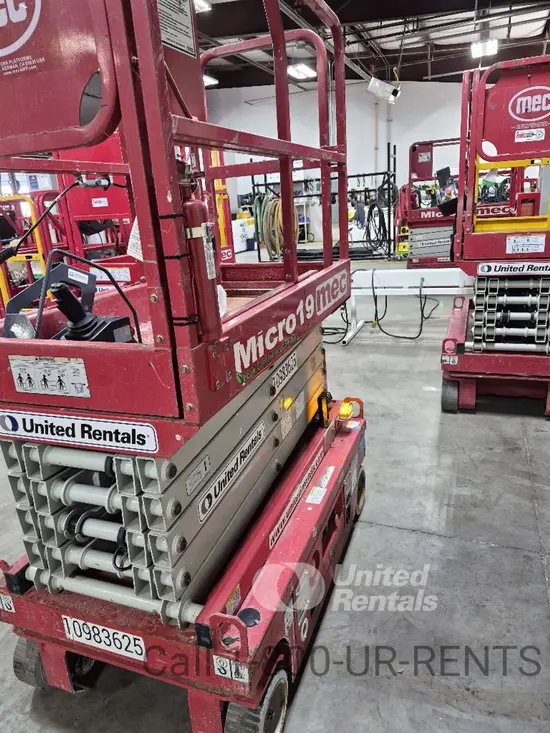 2019 MEC MICRO 19 Scissor Lift