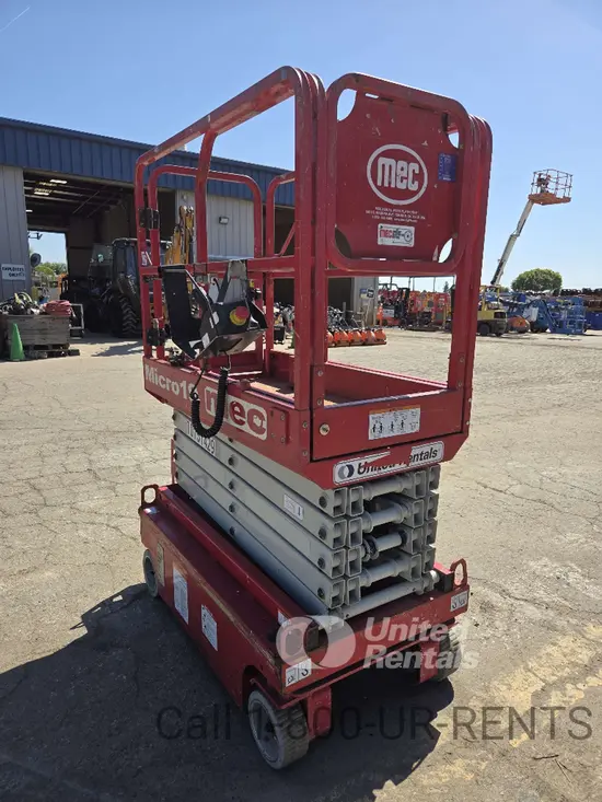 2018 MEC MICRO 19 Scissor Lift