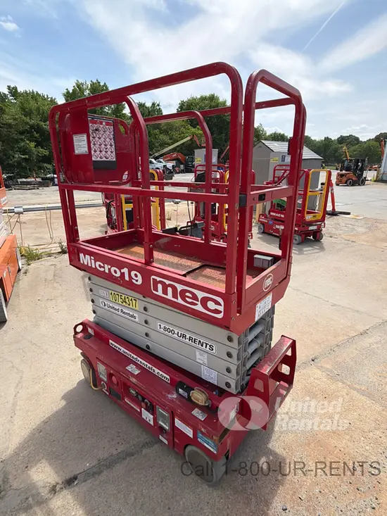 2018 MEC MICRO 19 Scissor Lift