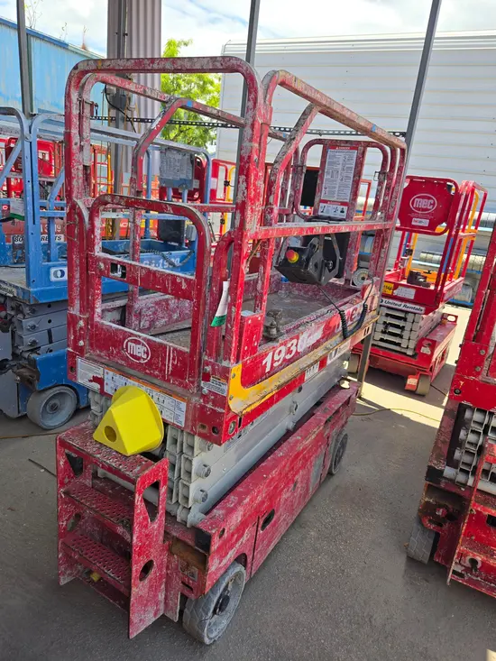 2017 MEC 1930SE Scissor Lift