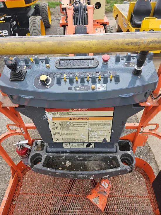 2017 JLG E400AJPN Articulating Boom Lift