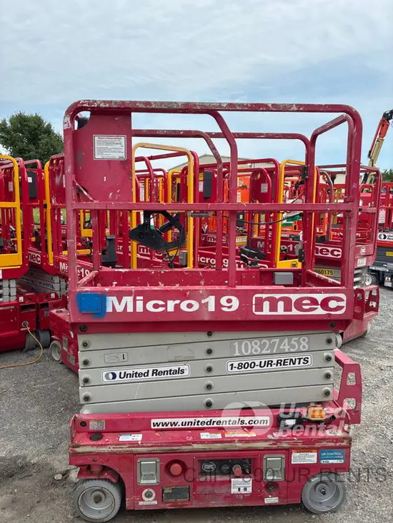 2018 MEC MICRO 19 Scissor Lift