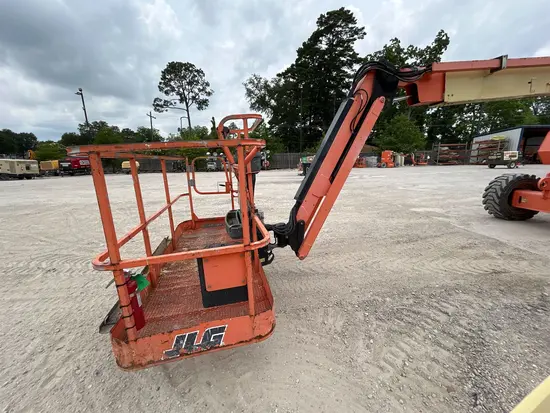 2017 JLG 800AJ Articulating Boom Lift