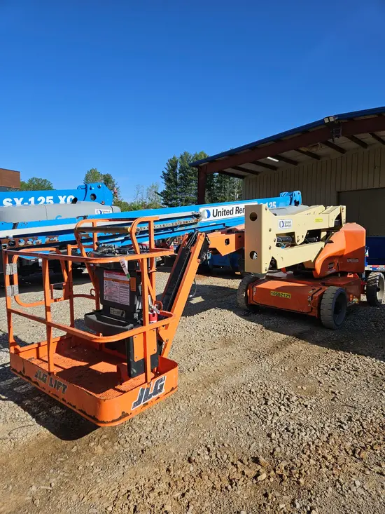 2017 JLG E450AJ Articulating Boom Lift