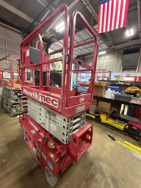 2018 MEC MICRO 19 Scissor Lift