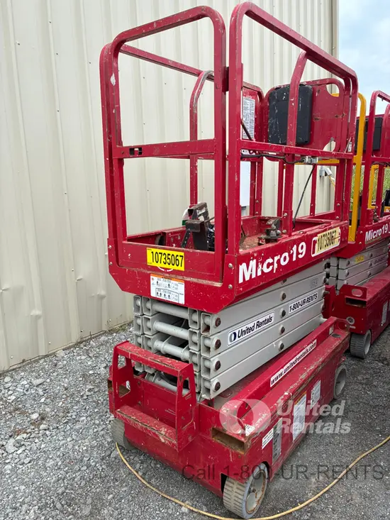 2018 MEC MICRO 19 Scissor Lift