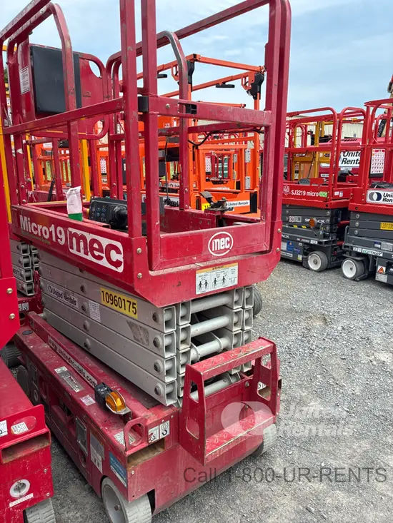 2019 MEC MICRO 19 Scissor Lift