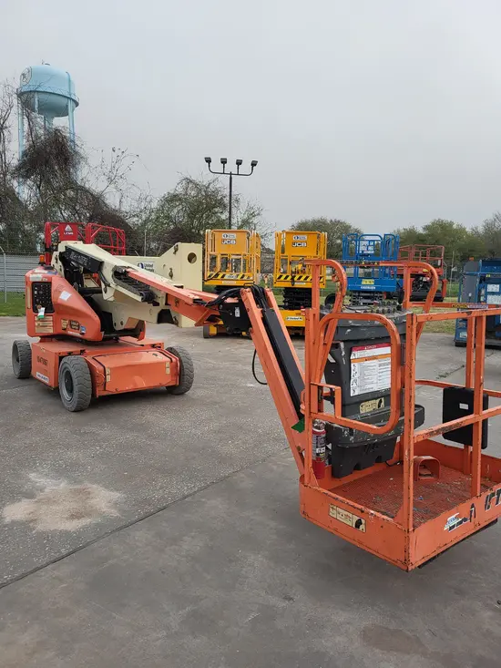 2016 JLG E400AJPN Articulating Boom Lift