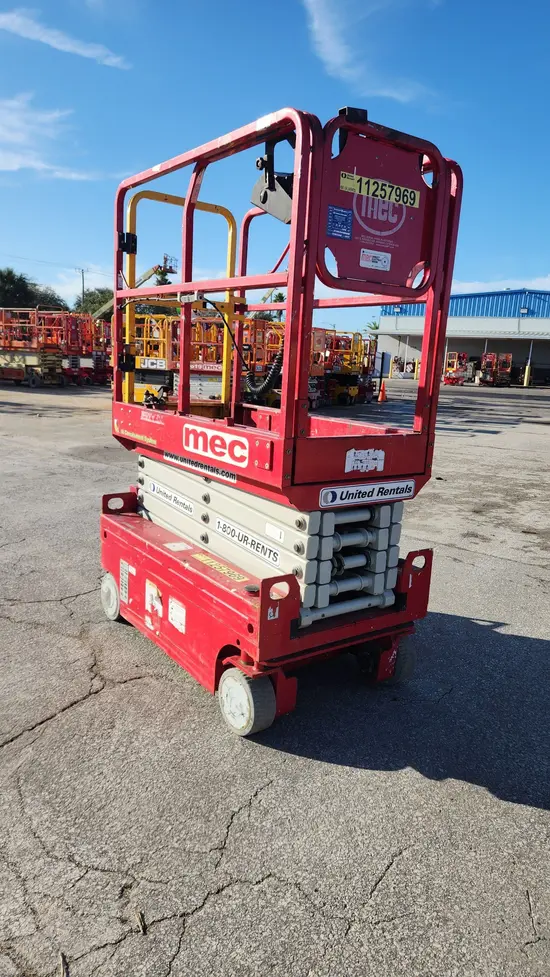 2021 MEC MICRO 19 Scissor Lift