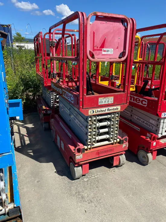 2018 MEC MICRO 19 Scissor Lift