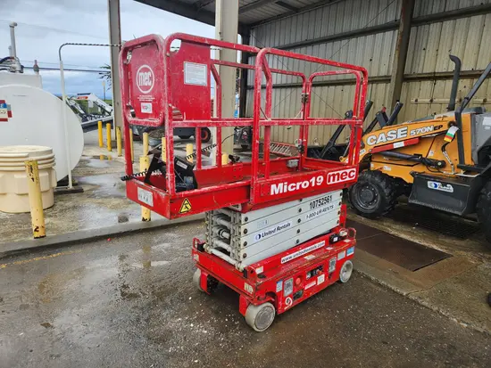 2018 MEC MICRO 19 Scissor Lift