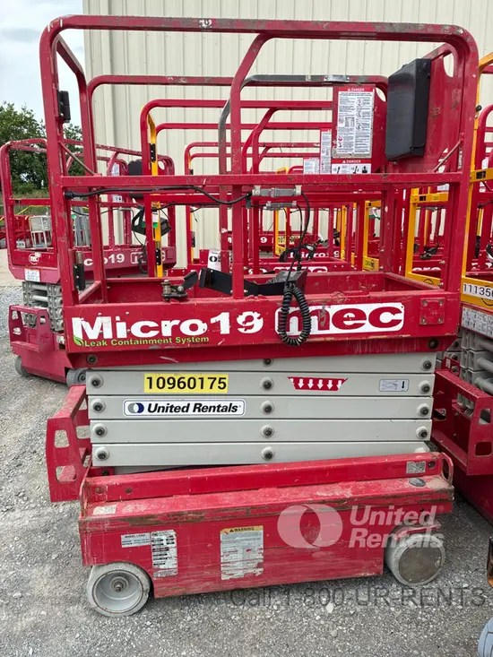 2019 MEC MICRO 19 Scissor Lift