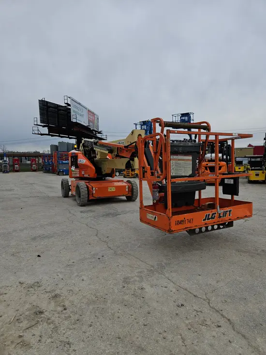 2016 JLG E450AJ Articulating Boom Lift