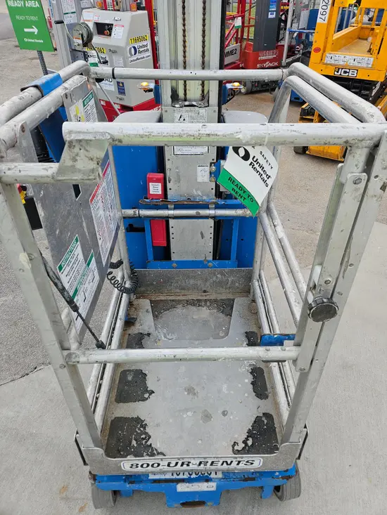 2018 Genie GR-20 Self-Propelled One-Person Lift