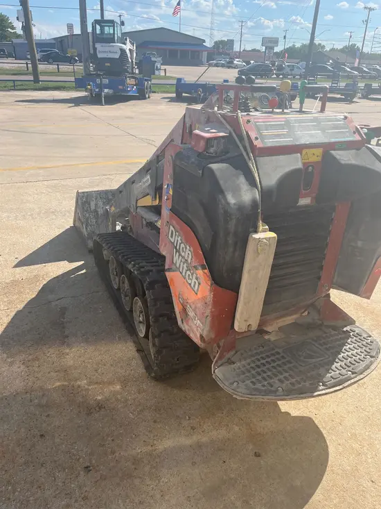 2021 Ditch Witch SK800 Track Loader