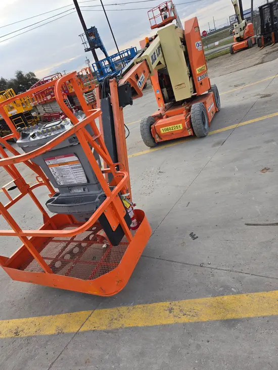 2017 JLG E300AJP Articulating Boom Lift