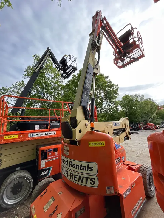 2017 JLG E400AJPN Articulating Boom Lift