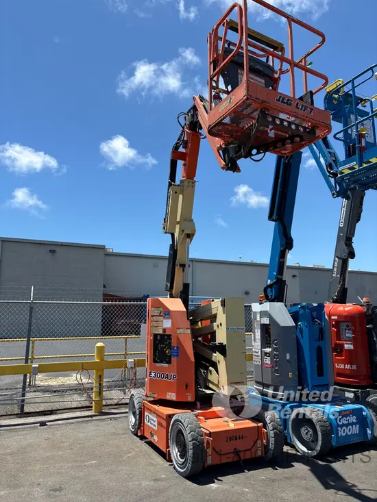 2018 JLG E300AJP Articulating Boom Lift