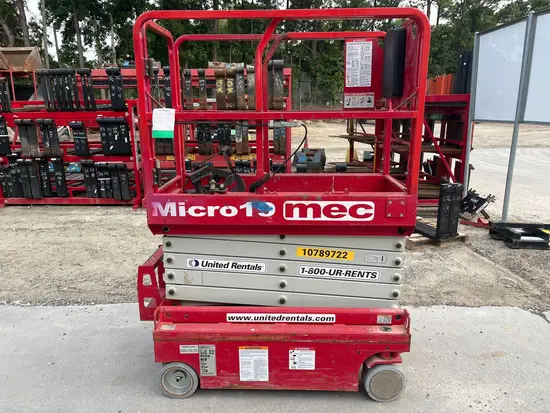 2018 MEC MICRO 19 Scissor Lift