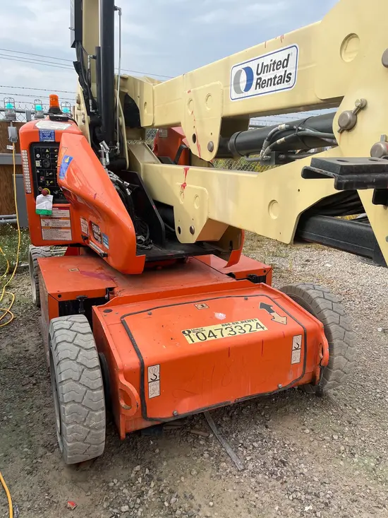2016 JLG E400AJPN Articulating Boom Lift