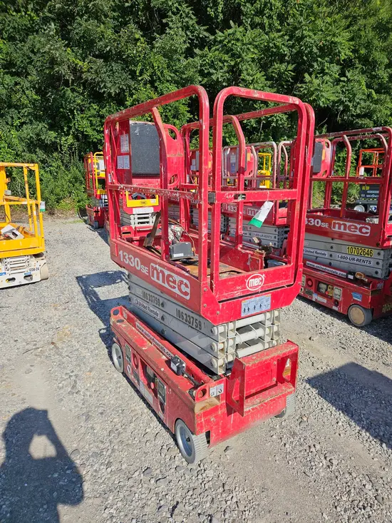2017 MEC 1330SE Scissor Lift
