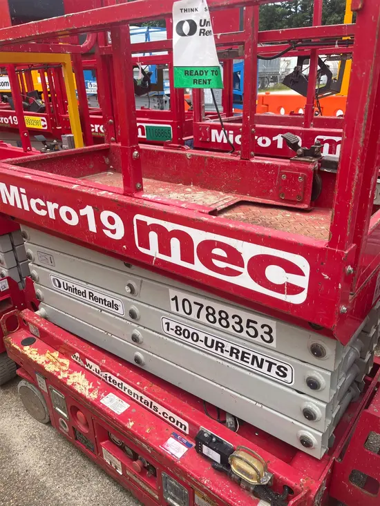 2018 MEC MICRO 19 Scissor Lift