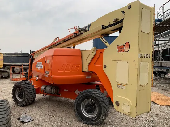 2013 JLG 800AJ Articulating Boom Lift