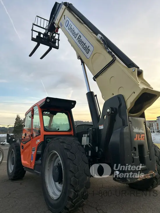 2018 JLG 1055 Forklift