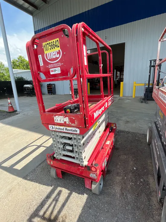 2018 MEC MICRO 19 Scissor Lift