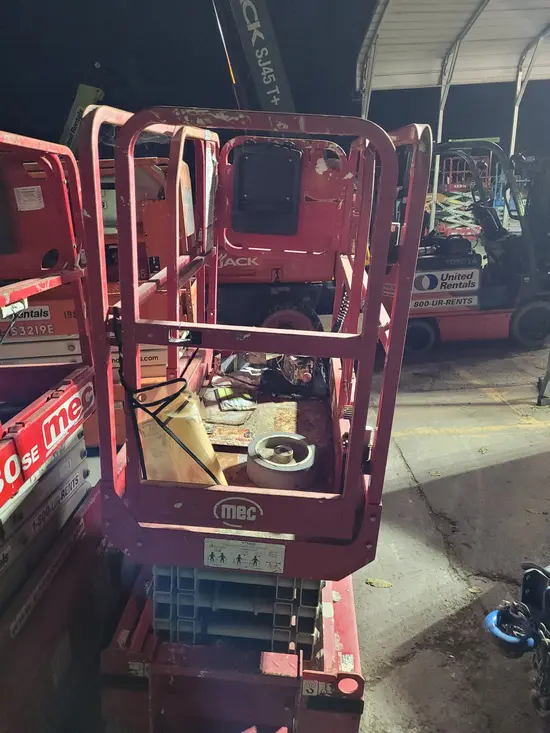 2017 MEC 1330SE Scissor Lift
