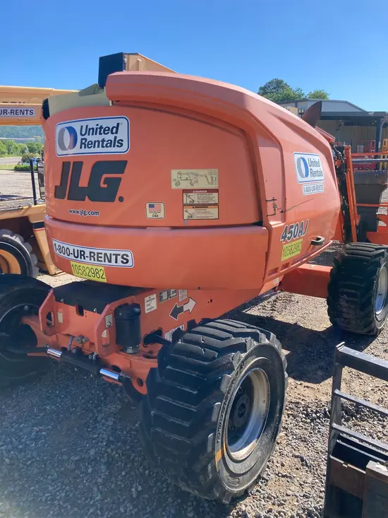 2017 JLG 450AJ Articulating Boom Lift