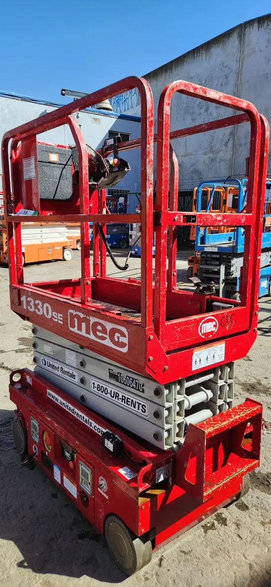 2017 MEC 1330SE Scissor Lift