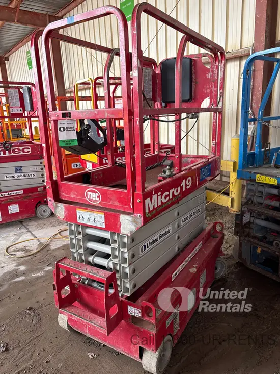 2019 MEC MICRO 19 Scissor Lift