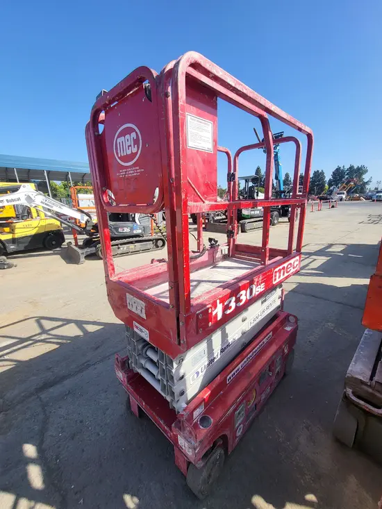 2017 MEC 1330SE Scissor Lift