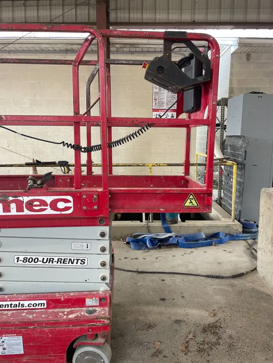 2018 MEC MICRO 19 Scissor Lift