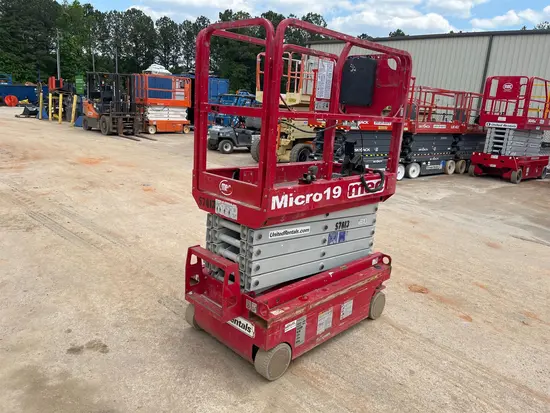 2018 MEC MICRO 19 Scissor Lift