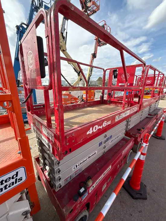 2017 MEC 4046SE Scissor Lift