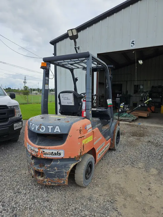 2017 Toyota 8FDU25 Forklift