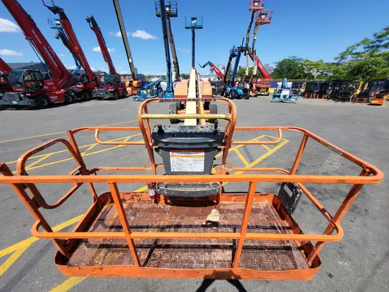 2015 JLG 800S Boom Lift