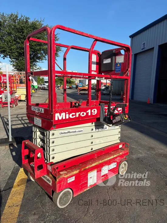 2018 MEC MICRO 19 Scissor Lift