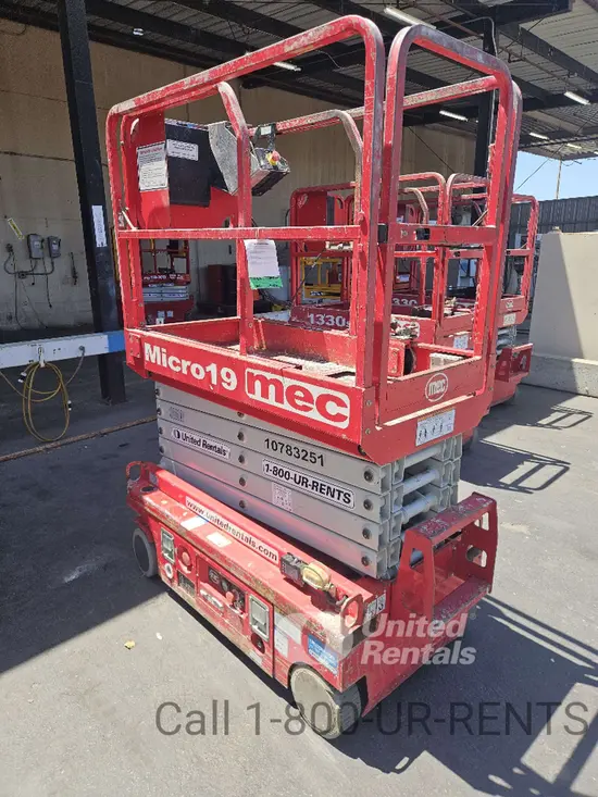 2018 MEC MICRO 19 Scissor Lift