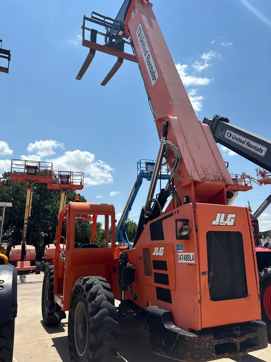 2017 SKYTRAK 8042 Forklift