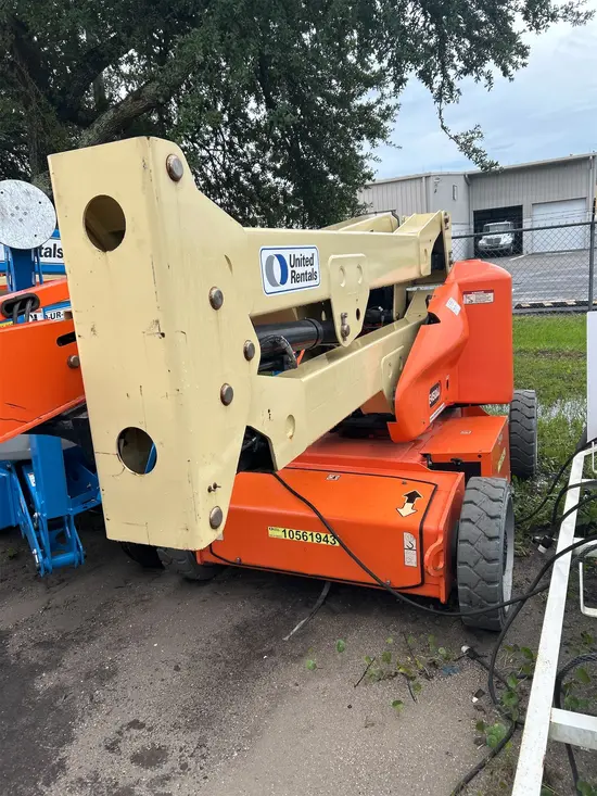2017 JLG E450AJ Articulating Boom Lift