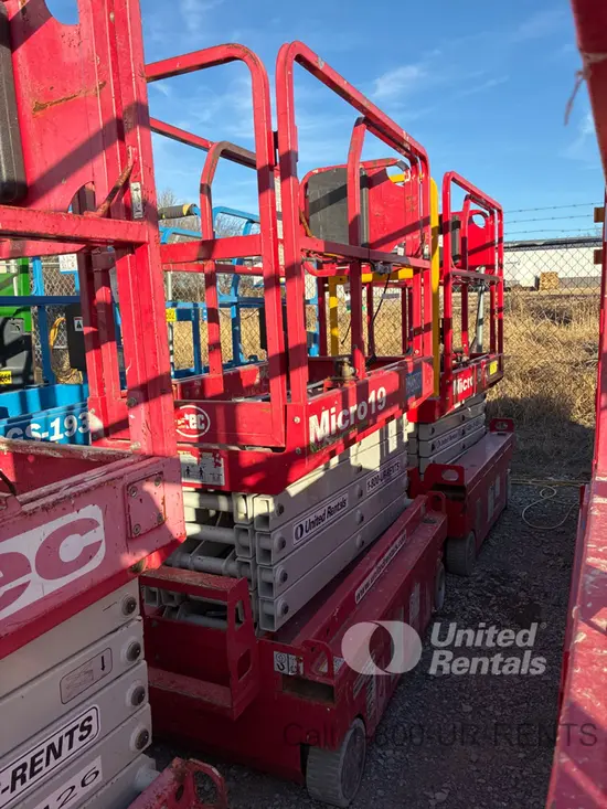 2019 MEC MICRO 19 Scissor Lift