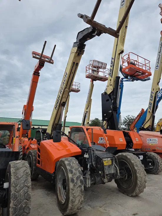 2017 JLG 642 Forklift