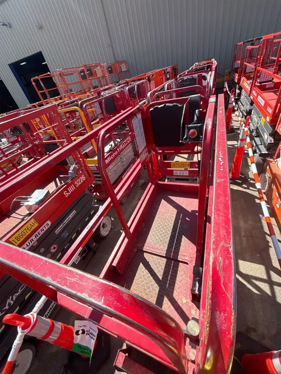 2018 MEC MICRO 19 Scissor Lift