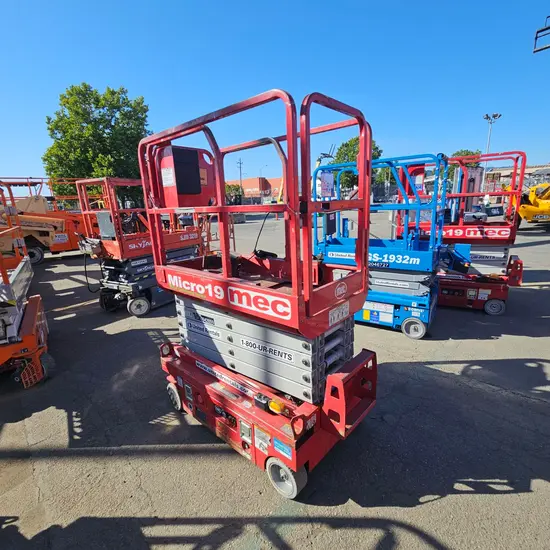 2019 MEC MICRO 19 Scissor Lift