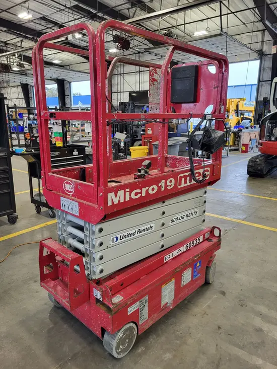 2018 MEC MICRO 19 Scissor Lift