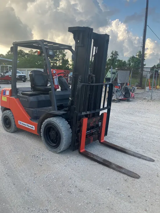 2017 Toyota 8FDU30 Forklift